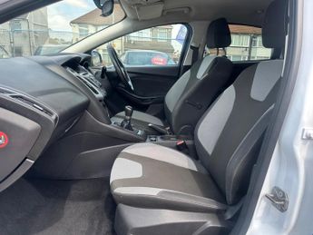 Ford Focus 1.0T EcoBoost Zetec Euro 5 (s/s) 5dr