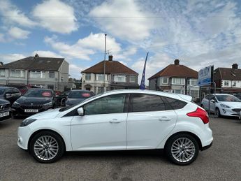 Ford Focus 1.0T EcoBoost Zetec Euro 5 (s/s) 5dr