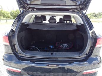 MG MG5 61.1kWh Exclusive Long Range Auto 5dr