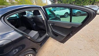 Volkswagen Passat 2.0 TDI BlueMotion Tech Sport Euro 5 (s/s) 4dr