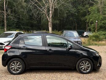 Toyota Yaris 1.5 VVT-h Icon Tech E-CVT Euro 6 (s/s) 5dr