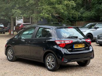 Toyota Yaris 1.5 VVT-h Icon Tech E-CVT Euro 6 (s/s) 5dr