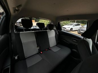 Toyota Yaris 1.5 VVT-h Icon Tech E-CVT Euro 6 (s/s) 5dr