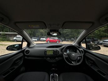 Toyota Yaris 1.5 VVT-h Icon Tech E-CVT Euro 6 (s/s) 5dr