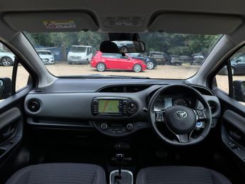 Toyota Yaris 1.5 VVT-h Icon Tech E-CVT Euro 6 (s/s) 5dr
