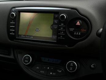 Toyota Yaris 1.5 VVT-h Icon Tech E-CVT Euro 6 (s/s) 5dr