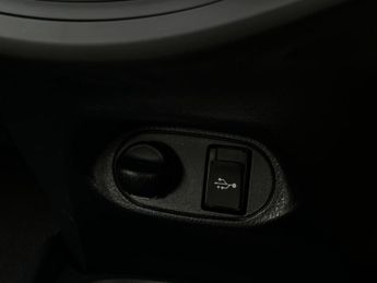 Toyota Yaris 1.5 VVT-h Icon Tech E-CVT Euro 6 (s/s) 5dr