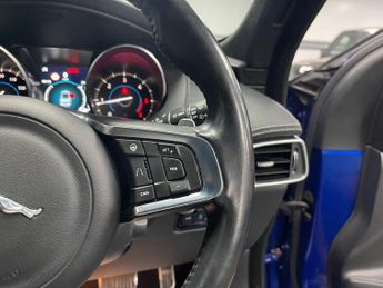 Jaguar F-PACE 2.0 D180 R-Sport Auto AWD Euro 6 (s/s) 5dr