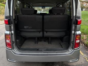 Nissan Elgrand 2.5 Highway Star [8 Seater] ULEZ Free