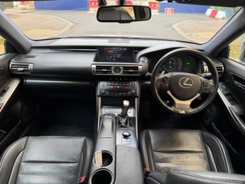 Lexus IS 2.5 300h F Sport E-CVT Euro 5 (s/s) 4dr