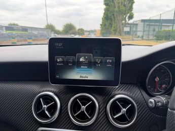 Mercedes-Benz A Class 2.1 A200d AMG Line (Premium) 7G-DCT Euro 6 (s/s) 5dr