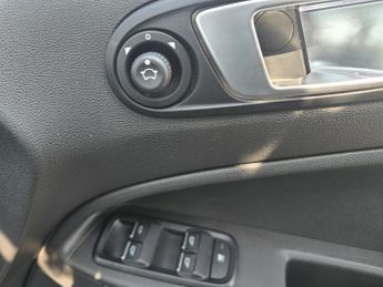 Ford EcoSport 1.5 Titanium Powershift 2WD Euro 5 5dr