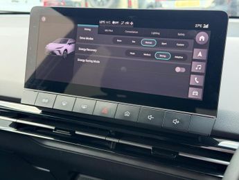 MG MG4 64kWh Trophy Long Range Auto 5dr