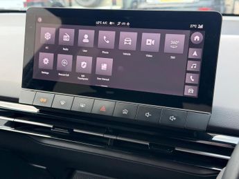 MG MG4 64kWh Trophy Long Range Auto 5dr