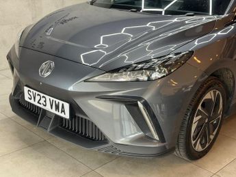 MG MG4 64kWh Trophy Long Range Auto 5dr