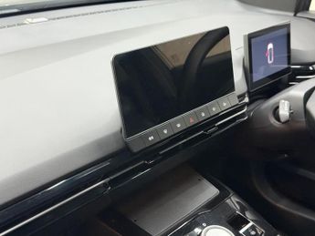 MG MG4 64kWh Trophy Long Range Auto 5dr