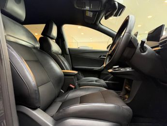MG MG4 64kWh Trophy Long Range Auto 5dr