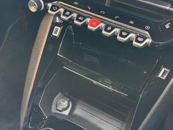 Peugeot E-2008 50kWh GT Auto 5dr (7kW Charger)