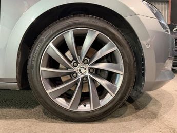 Skoda Superb 2.0 TDI Laurin & Klement DSG Auto 6Spd Euro 6 (s/s) 5dr