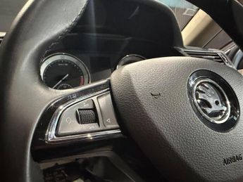 Skoda Superb 2.0 TDI Laurin & Klement DSG Auto 6Spd Euro 6 (s/s) 5dr