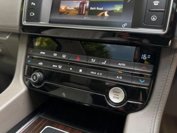 Jaguar F-PACE 2.0 D180 Portfolio Auto AWD Euro 6 (s/s) 5dr