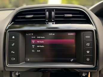 Jaguar F-PACE 2.0 D180 Portfolio Auto AWD Euro 6 (s/s) 5dr