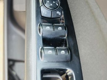 Ford Mondeo 2.0 TDCi Titanium Hatchback 5dr Diesel Powershift Euro 6 (s/s) (