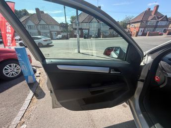 Vauxhall Astra 1.8i 16v Club 5dr