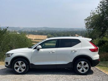 VOLVO XC40 1.5 T3 Momentum SUV 5dr Petrol Manual Euro 6 (s/s) (163 ps)