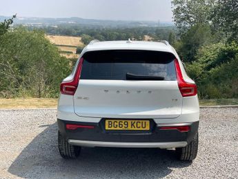 VOLVO XC40 1.5 T3 Momentum SUV 5dr Petrol Manual Euro 6 (s/s) (163 ps)