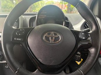 Toyota AYGO 1.0 VVT-i x-play Euro 5 5dr Euro 5