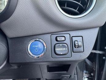 Toyota Yaris 1.5 VVT-h Icon E-CVT Euro 6 5dr