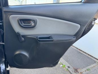 Toyota Yaris 1.5 VVT-h Icon E-CVT Euro 6 5dr