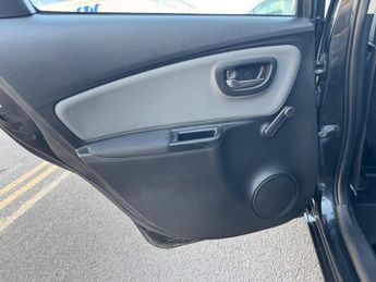 Toyota Yaris 1.5 VVT-h Icon E-CVT Euro 6 5dr
