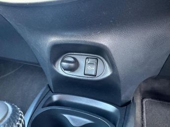 Toyota Yaris 1.5 VVT-h Icon E-CVT Euro 6 5dr
