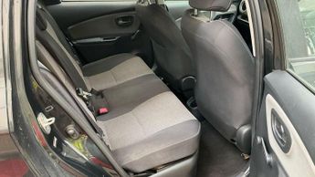 Toyota Yaris 1.5 VVT-h Icon E-CVT Euro 6 5dr
