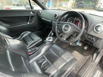 Audi TT 3.2 V6 DSG quattro 2dr