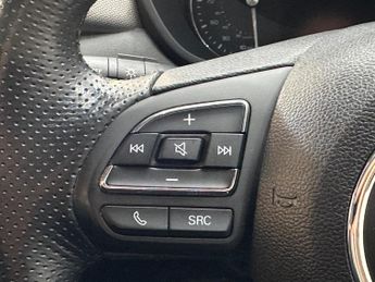 MG MG5 61.1kWh Exclusive Long Range Auto 5dr
