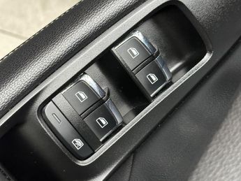 MG MG5 61.1kWh Exclusive Long Range Auto 5dr