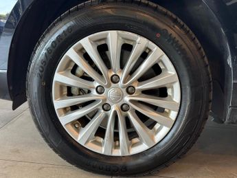 MG MG5 61.1kWh Exclusive Long Range Auto 5dr