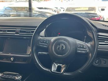 MG MG5 61.1kWh Exclusive Long Range Auto 5dr