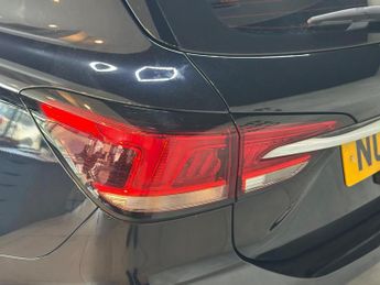 MG MG5 61.1kWh Exclusive Long Range Auto 5dr