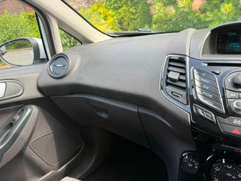 Ford Fiesta 1.0T EcoBoost Zetec S Euro 5 (s/s) 3dr