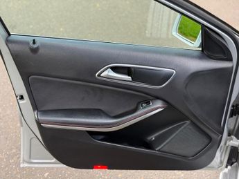 Mercedes-Benz A Class 2.1 A200d AMG Line Hatchback 5dr Diesel 7G-DCT Euro 6 (s/s) (136