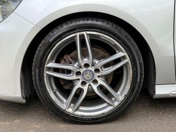 Mercedes-Benz A Class 2.1 A200d AMG Line Hatchback 5dr Diesel 7G-DCT Euro 6 (s/s) (136