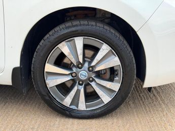 Nissan Leaf 24kWh Tekna Auto 5dr