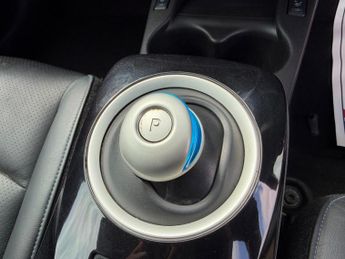 Nissan Leaf 24kWh Tekna Auto 5dr