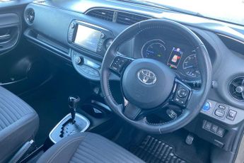 Toyota Yaris 1.5 VVT-h Design Hatchback 5dr Petrol Hybrid E-CVT Euro 6 (s/s) 