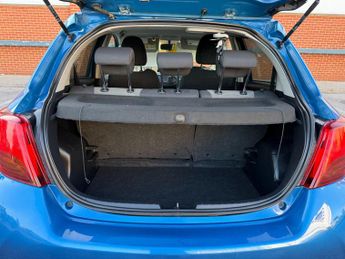 Toyota Yaris 1.5 VVT-h Icon Hatchback 5dr Petrol Hybrid E-CVT Euro 6 (101 ps)