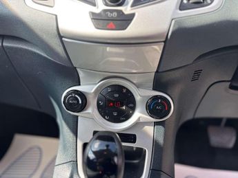 FORD FIESTA 1.4 Fiesta Titanium Auto 5dr